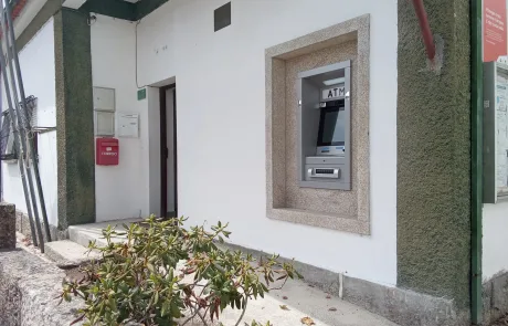 Multibanco - situado na Junta de Freguesia de Barreiros e Cepões